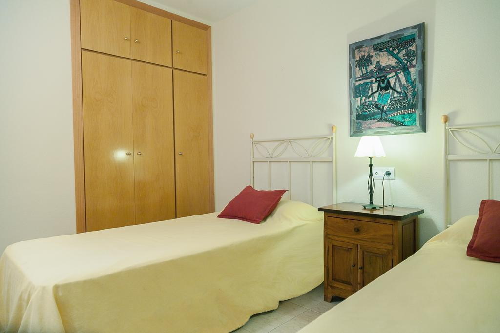 Uhc Costa Linda Family Complex Apartment Hospitalet De L'Infant Exterior photo